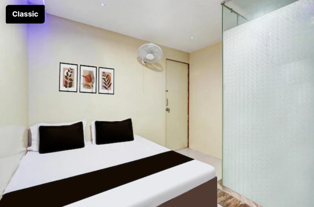 Selfie Rooms Surat Exterior photo